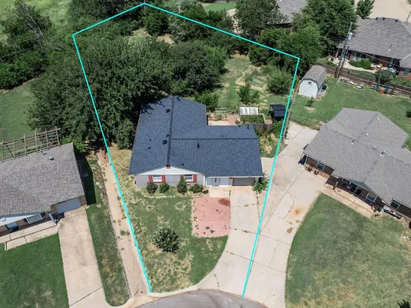 6117 N Redmond Ave, Warr Acres, OK 73122