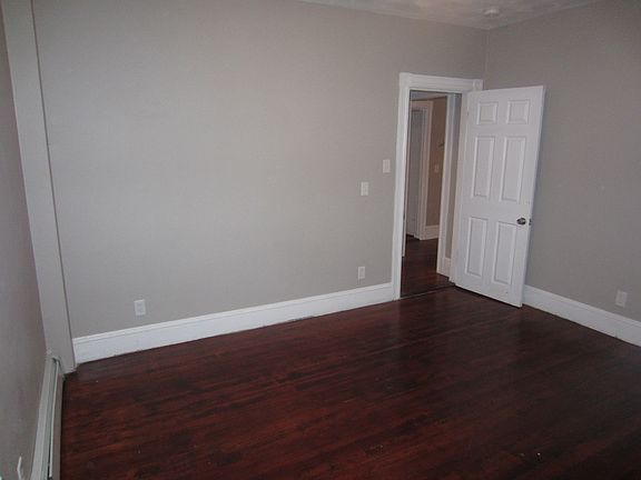4th image of 161 Wood St Floor 1