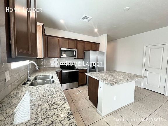 5th image of 17823 W Via De Luna Dr