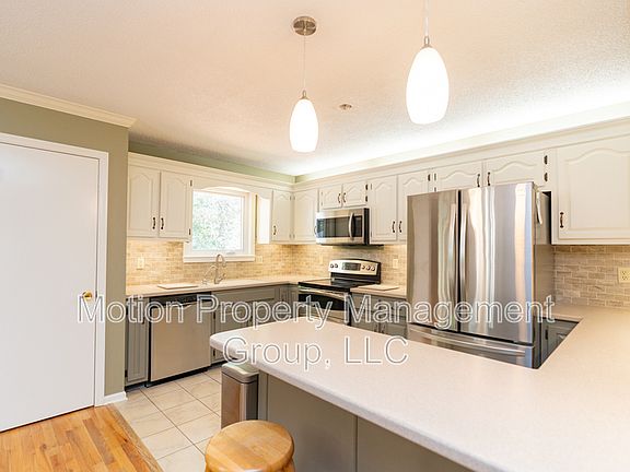 4th image of 7812 Lasata Ct Unit 200
