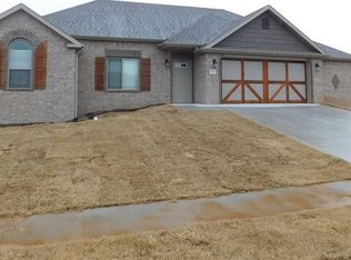 421 Captain Marshal St, Prairie Grove, AR 72753