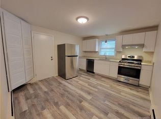 35 Harborview Ave FLOOR 1, Bridgeport, CT 06605