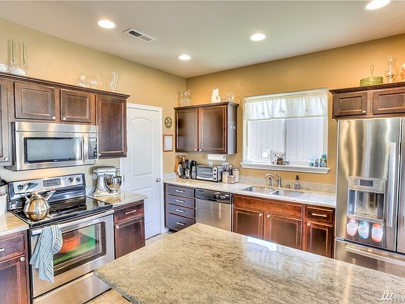 3rd image of 1205 E 51st St