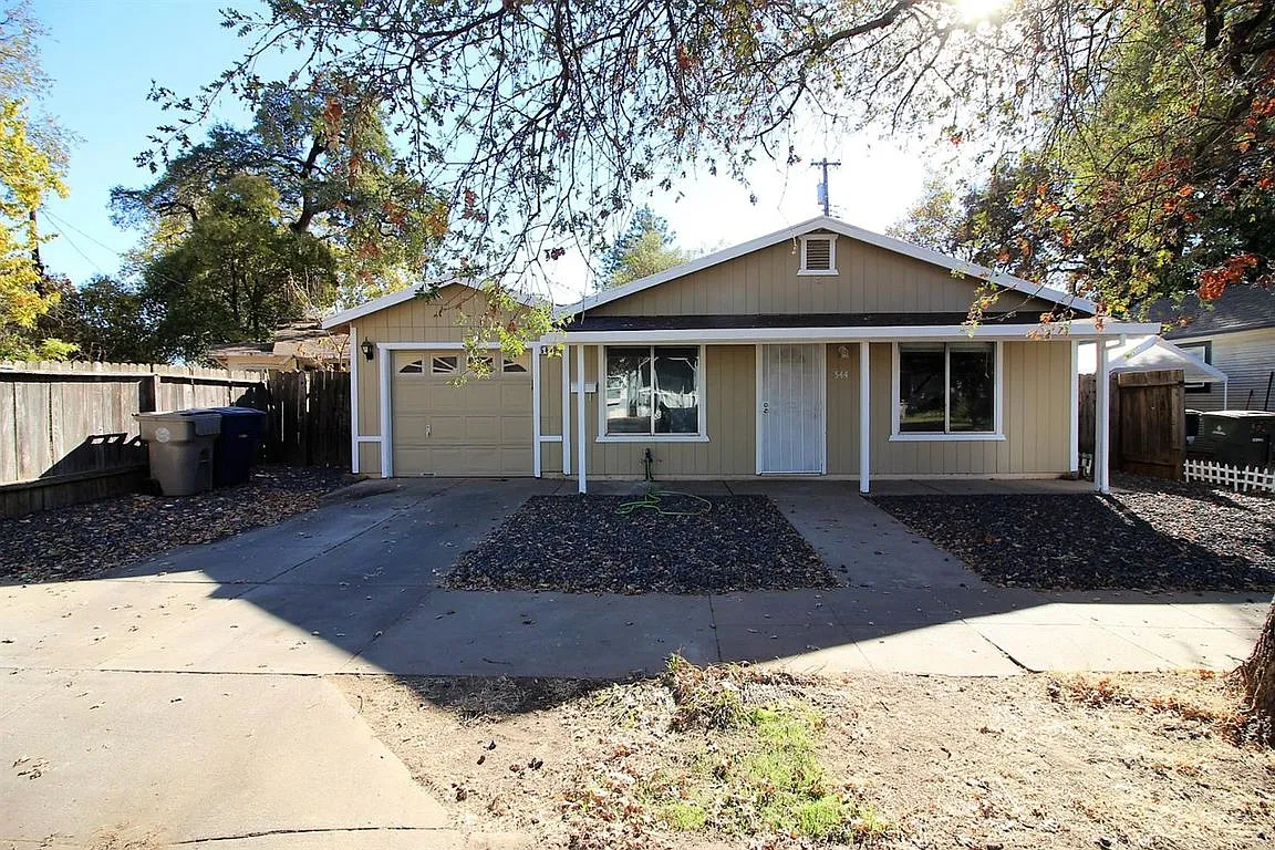 544 Redwood Ave photo 1