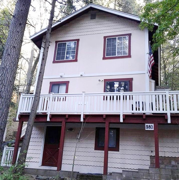 1st image of 980 Oak Dr