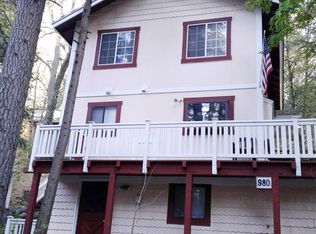 980 Oak Dr, Crestline, CA 92325