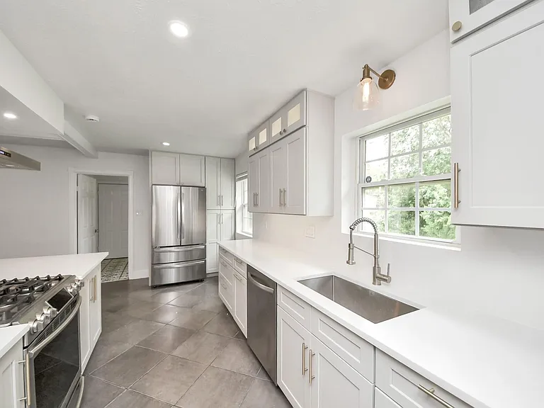 4011 Ebbtide Dr — Photo 3