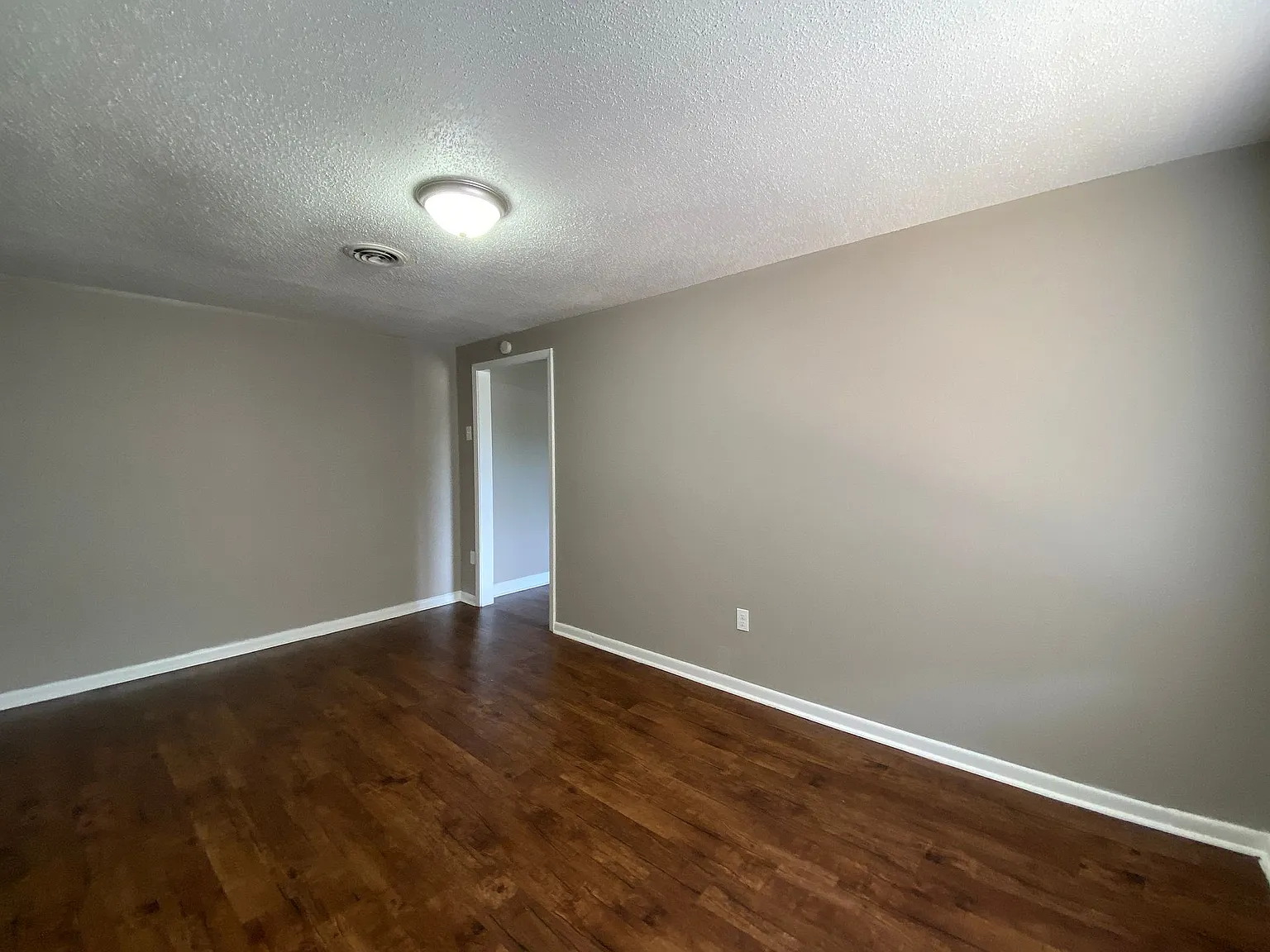 1356 S White Station Rd — Photo 4
