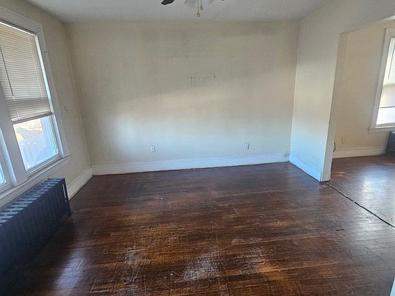 3rd image of 26 Vine St #2