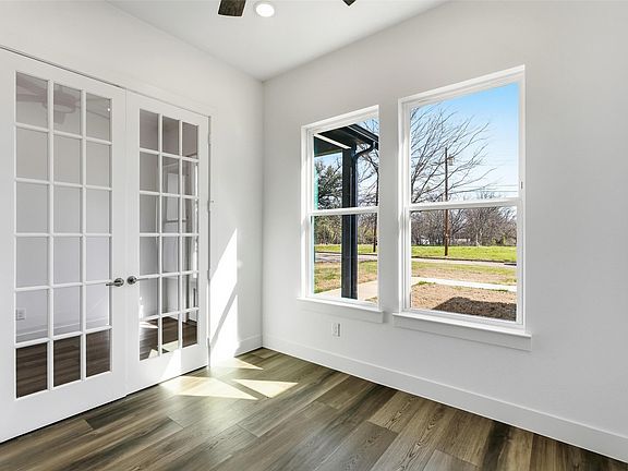 4th image of 1110 Norris St