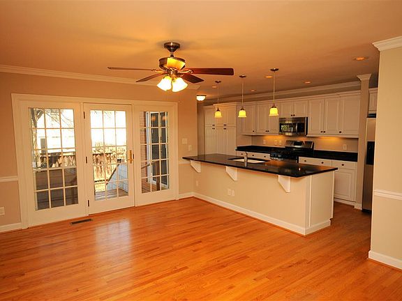 3rd image of 1610 Pasadena Ct
