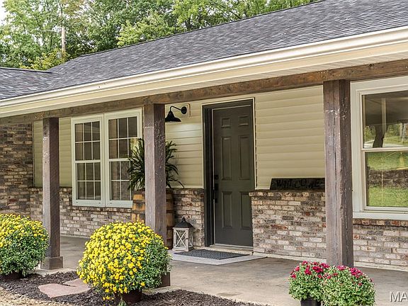 3rd image of 331 Friendship Ln