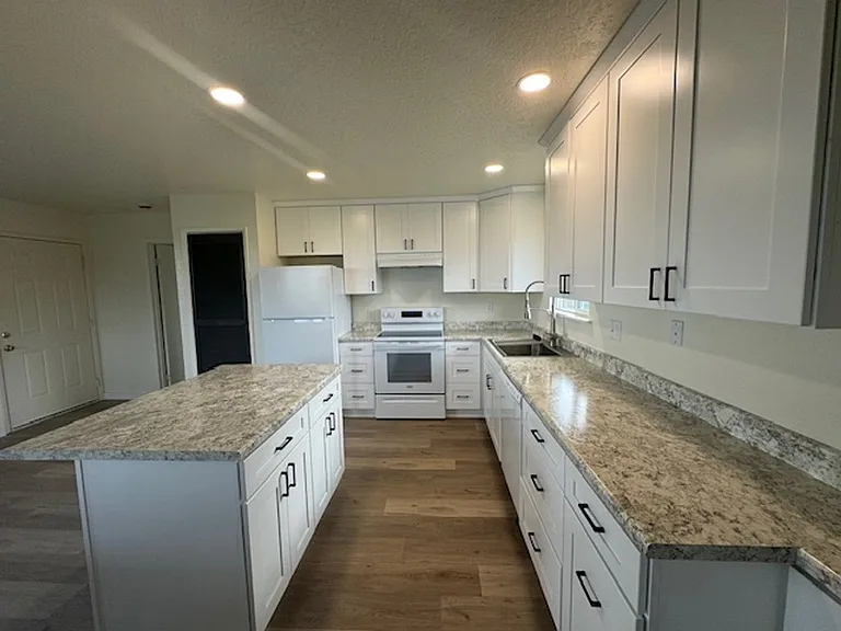 2344 Progress St — Photo 3