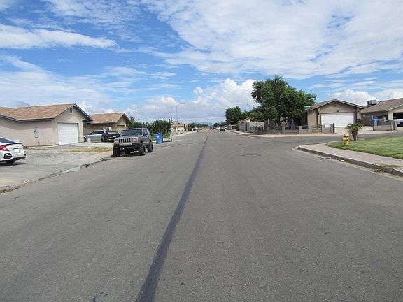 4th image of 608 W 12th St
