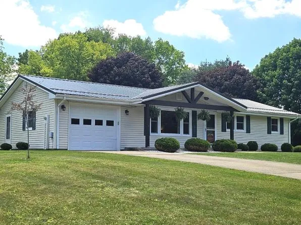 4 Beckwith Dr, Russell, PA 16345