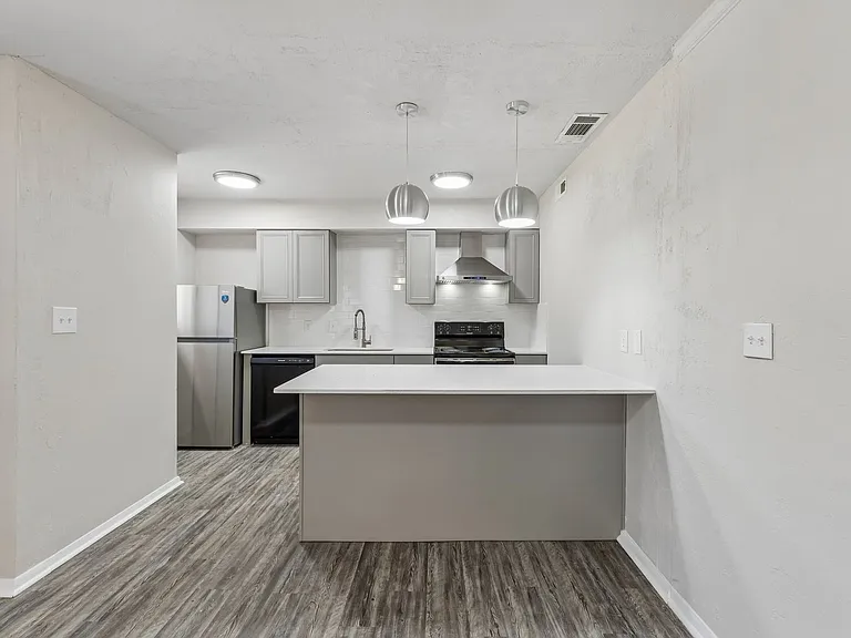 Terraces at Nichols Hills Renovated Two-Bedrooms — Photo 21