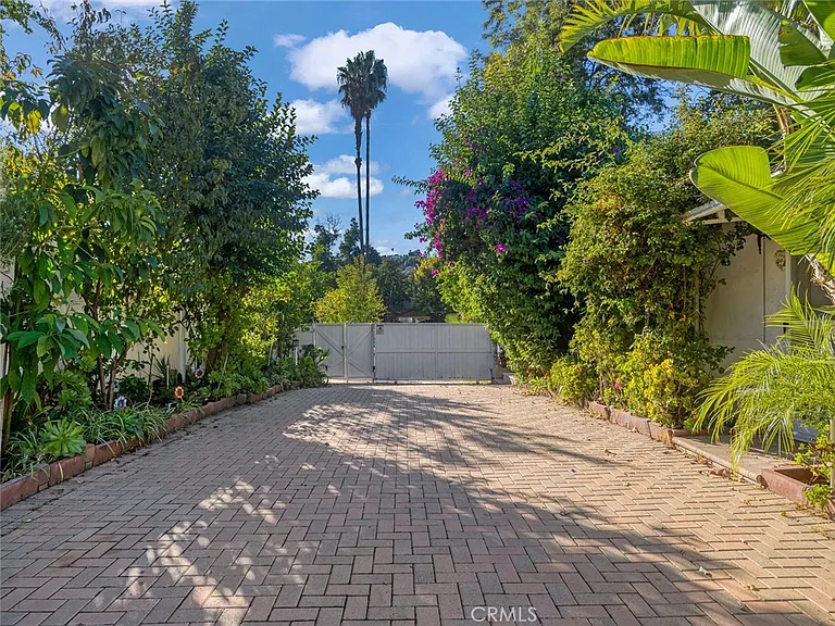 5020 Topanga Canyon Blvd — Photo 4
