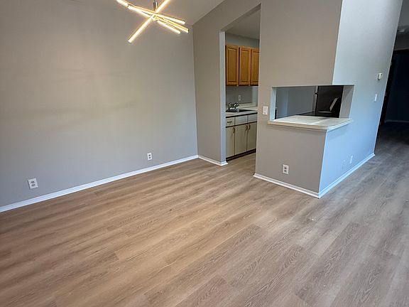 2nd image of 819 Minnesota Dr APT 204