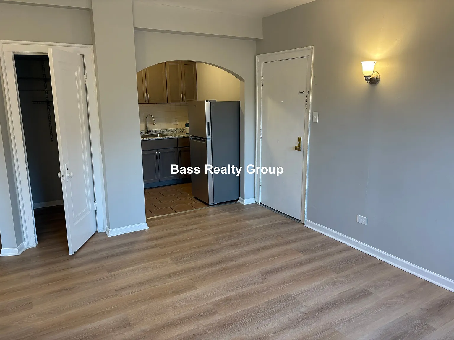 1737 W Estes Ave — Photo 3