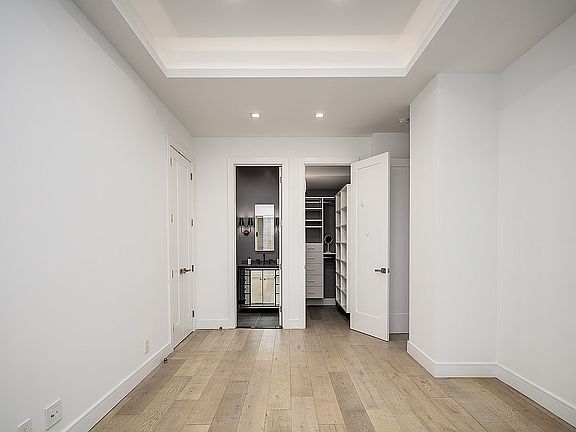 5th image of 106 Central Park S APT 2B