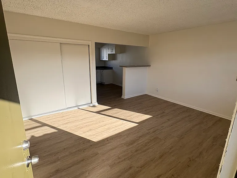 Oxnard apartments — Photo 12