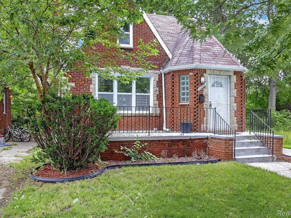 1st image of 15784 Pinehurst St