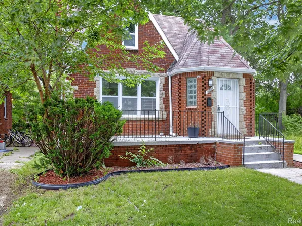 15784 Pinehurst St, Detroit, MI 48238
