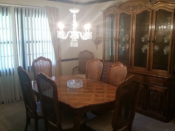 Formal dining room