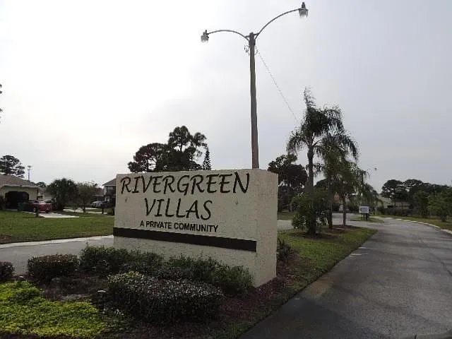 1333 SE Rivergreen Cir — Photo 24
