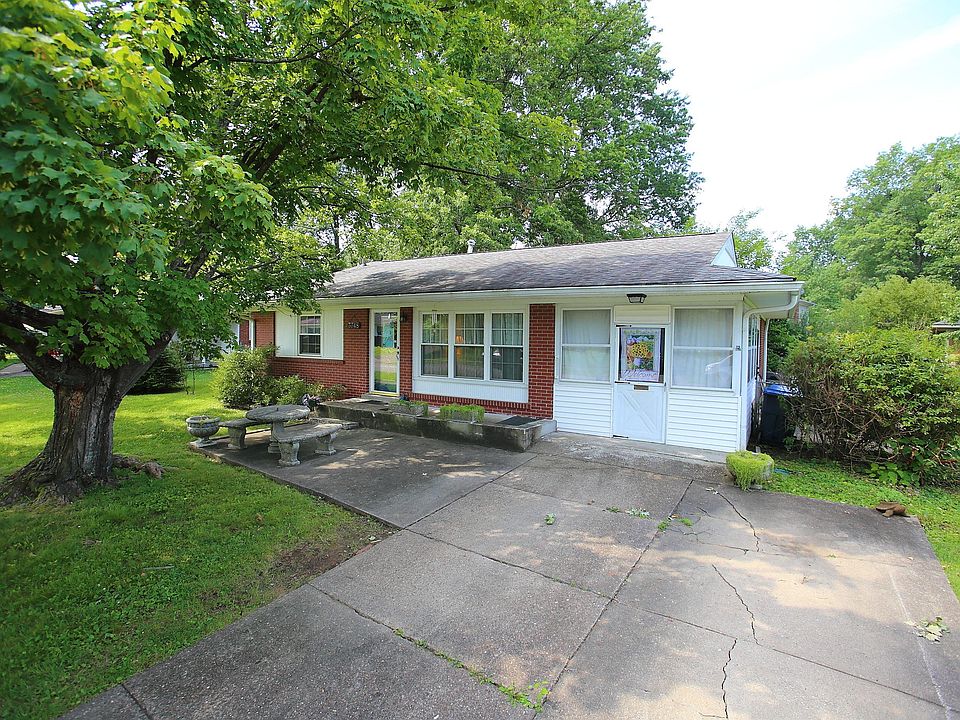 1st image of 3748 Rosemont Blvd