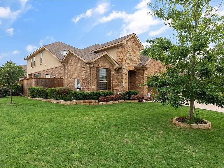 2700 Santa Domingo Dr — Photo 3