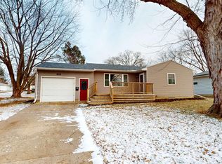901 Cherokee St, Alta, IA 51002