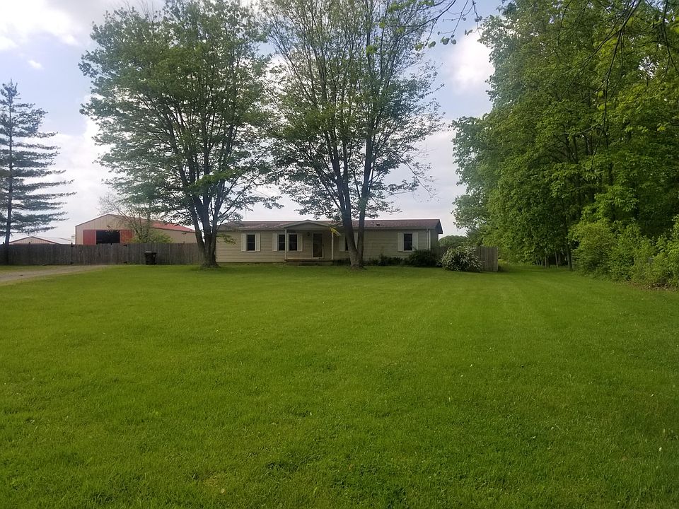 2nd image of 2013 Meadow Ln