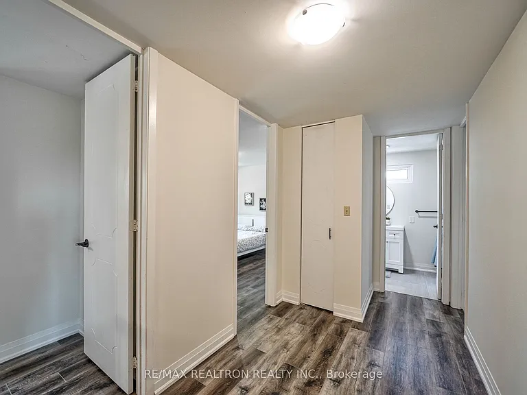 50 Axsmith Cres — Photo 22