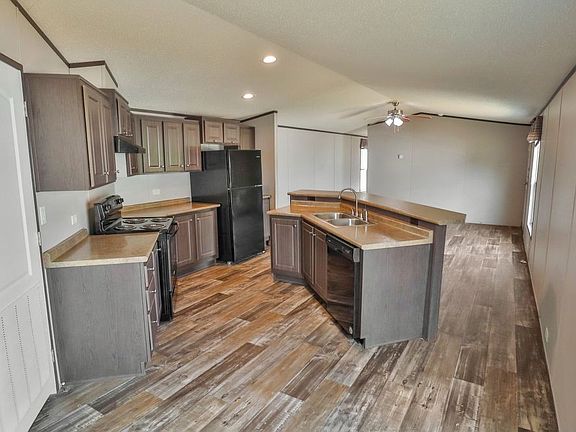 3rd image of 14146 Interstate Highway 35 S Unit 238