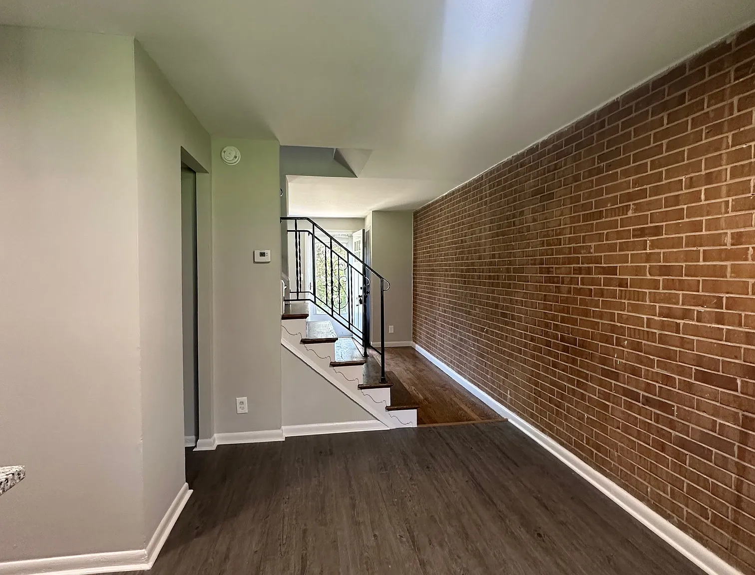 2 bed, 1.5 bath, 980 sqft, $1,785 — Photo 4