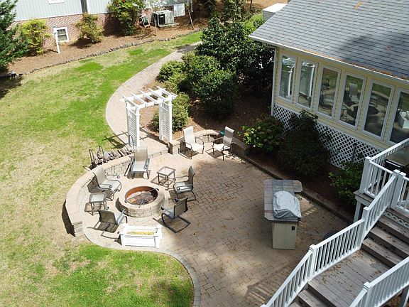 2nd image of 71 W Dogwood Trl