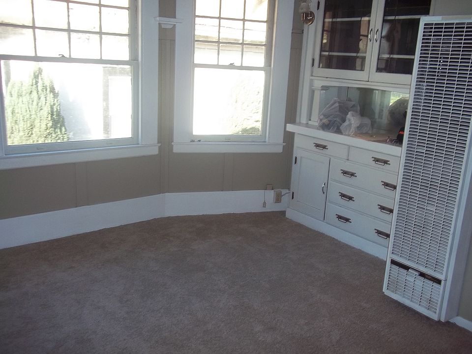 2nd image of 415 E Poplar St APT 2