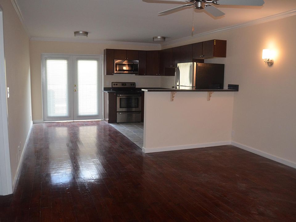 2nd image of 3196 Mathieson Dr NE APT 303