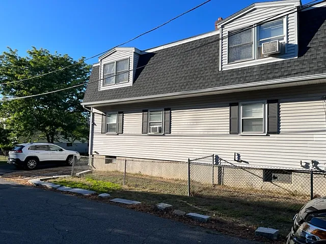 3 bed, 1000 sqft, $2,950 — Photo 3