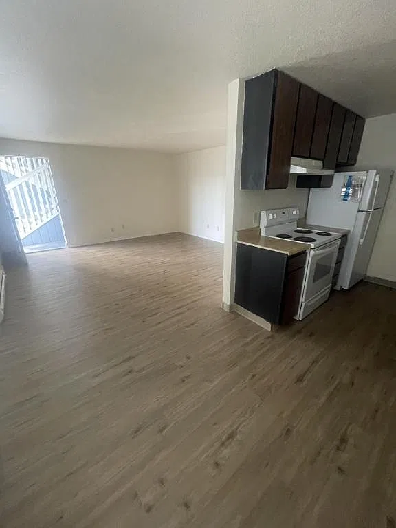580 Schetter Ave B — Photo 1