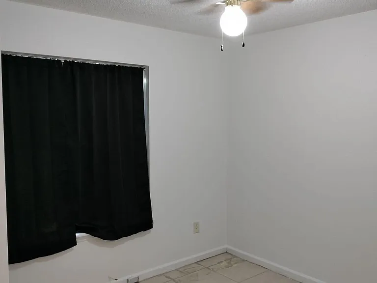 1418 Glenda Dr — Photo 9