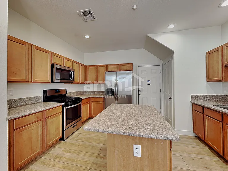 8928 Cambridge Glen Ct — Photo 3