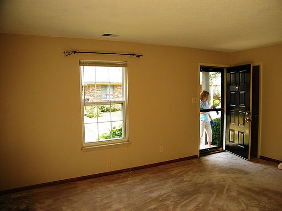 4th image of 5942 Deerwood Ct