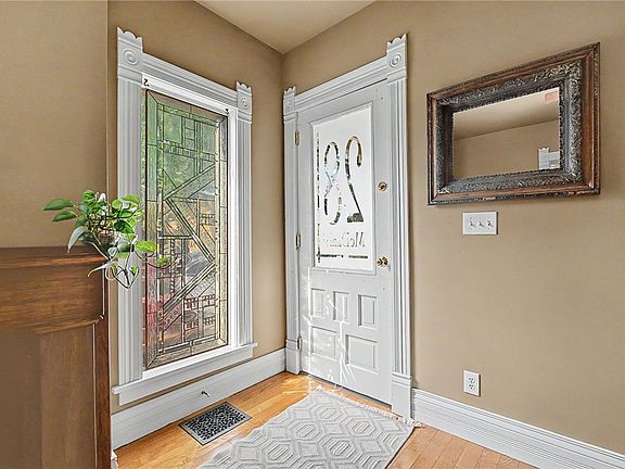 5th image of 28 McDaniel St