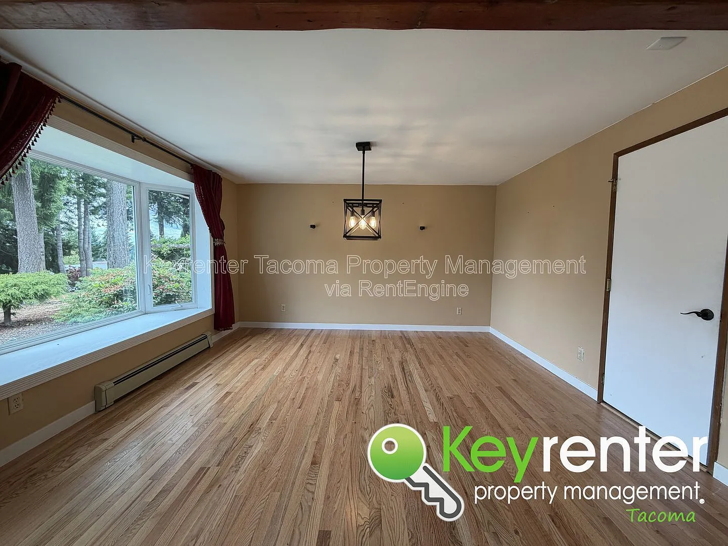 4 bed, 2.5 bath, 3240 sqft, $3,000 — Photo 3