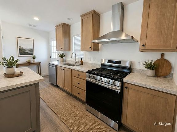 2nd image of 1624 Palm St Unit 199