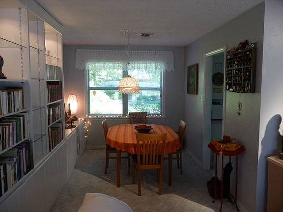 4th image of 708 SW Normandy Dr