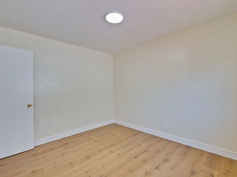 2908 Birdsall Ave #2908 — Photo 11