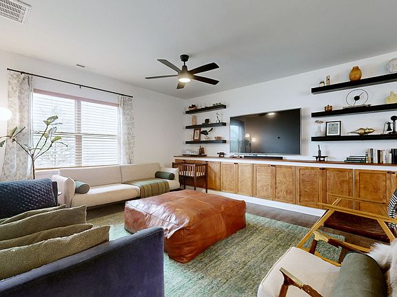 4th image of 1050 Lonergan Cir